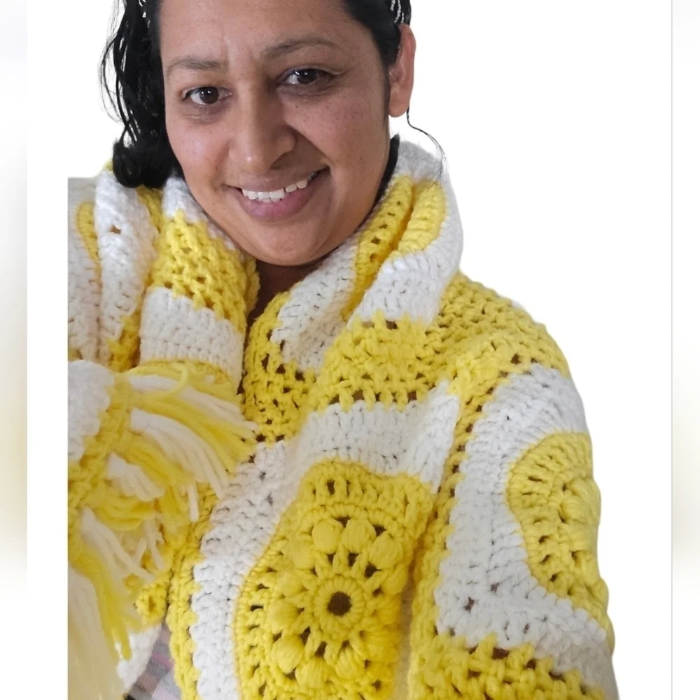 Handmade Yellow White Crochet Granny Square Blanket 37x63 Sunflower Fringe Retro